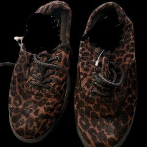 VANS Leopard Canvas Sneakers Size 6.5